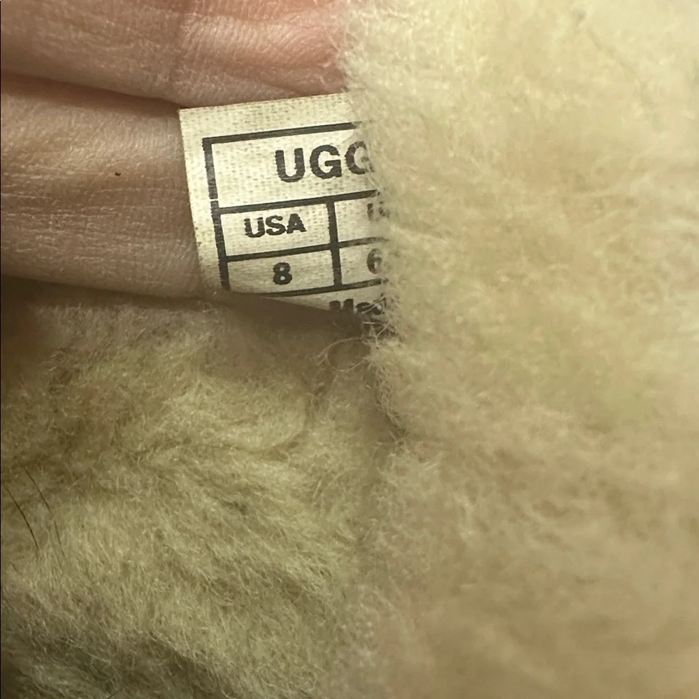 UGG Women's Black and Tan Moccasins - Picture 8 of 8
